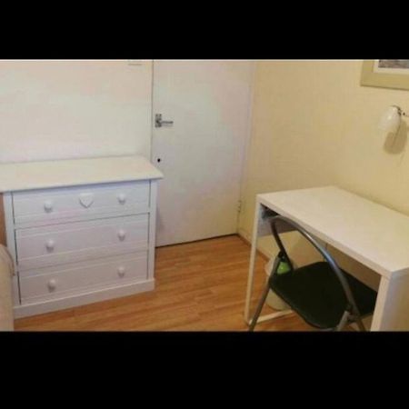 Nice Shared Flat Лондон Экстерьер фото